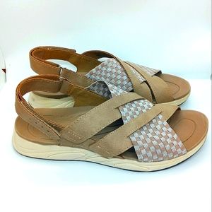 Earth Spirit Beige Silver Checker Velcro Sz 9